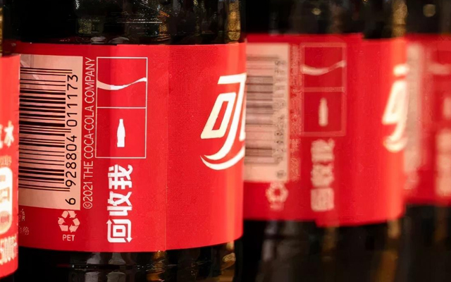 可口可樂(lè)在瓶子的包裝設(shè)計(jì)上，玩了什么花樣？